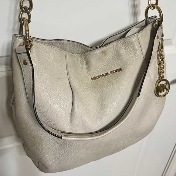 Michael Kors crossbody with adjustable shoulder strap purse - Picture 2 of 16